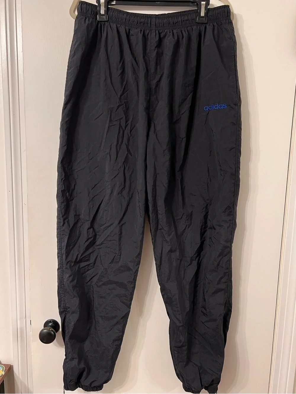 VINTAGE 90’S ADIDAS WINDBREAKER ATHLETIC PANTS ✨